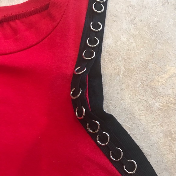 Red/Black Bodysuit w/Ring Design - Picture 4 of 4